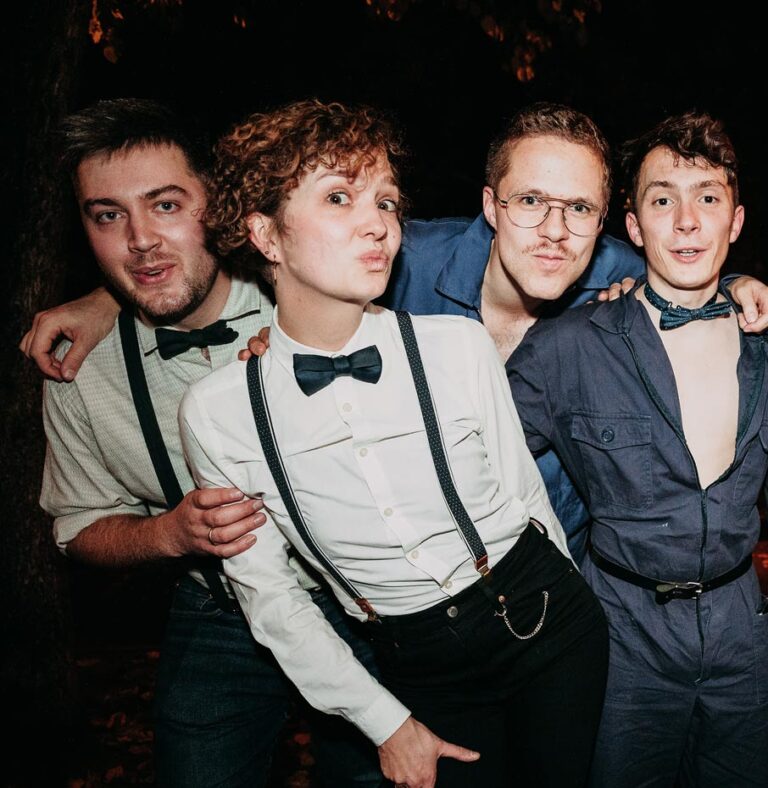 Bandportrait nach einem Konzert von Mamajoga