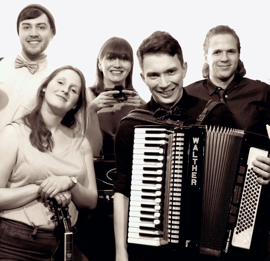 Mamajoga in alter Besetzung